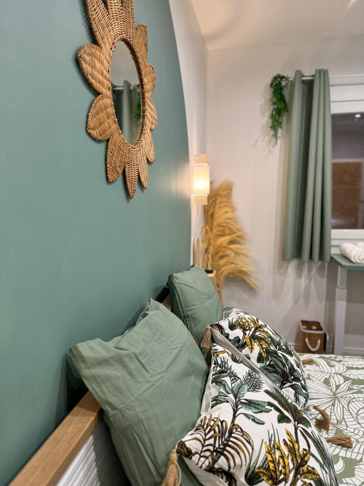 Worldroom Chambre Privee Avec Espace Commun Perpiñán Habitación foto