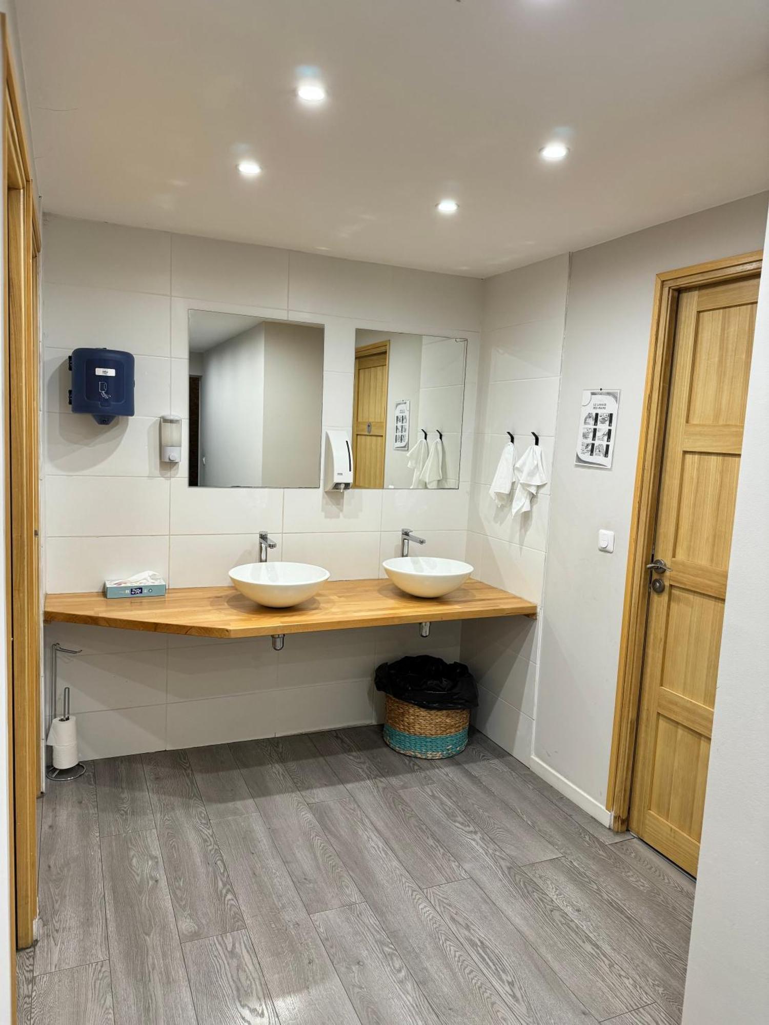 Worldroom Chambre Privee Avec Espace Commun Perpiñán Habitación foto