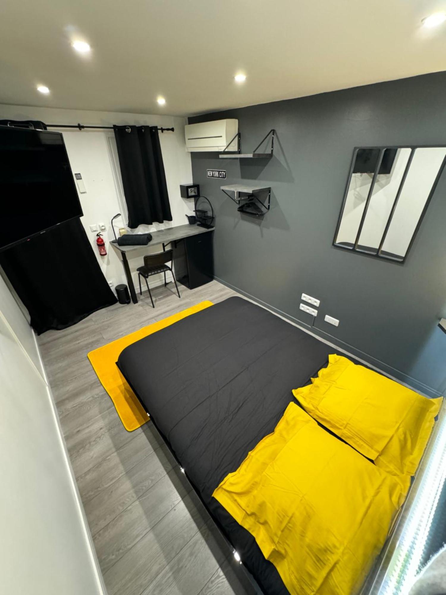Worldroom Chambre Privee Avec Espace Commun Perpiñán Exterior foto
