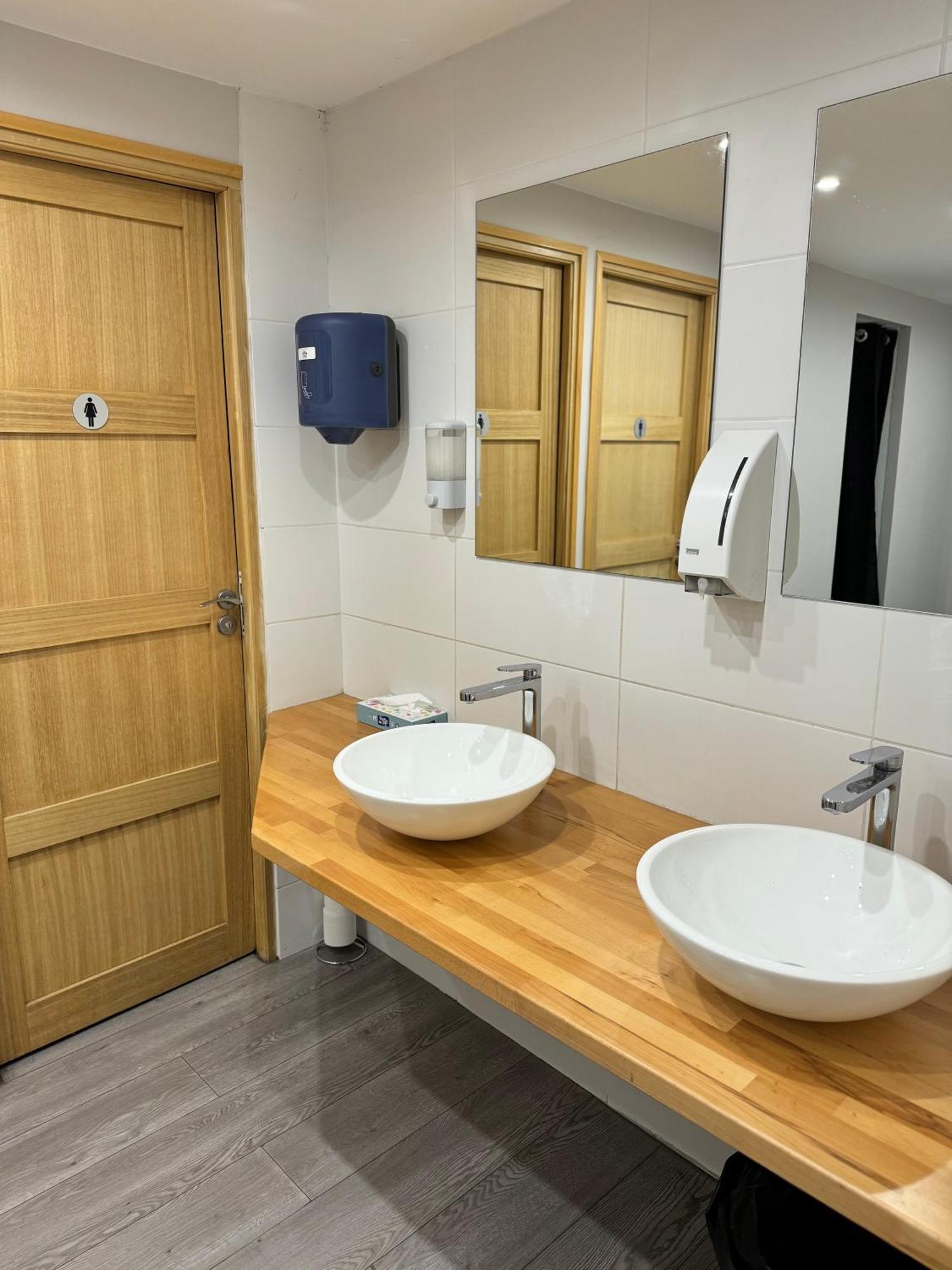 Worldroom Chambre Privee Avec Espace Commun Perpiñán Exterior foto